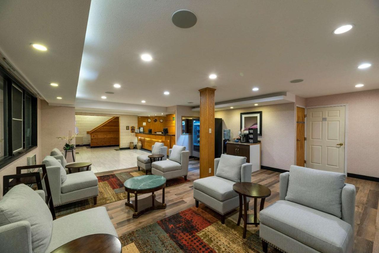 Prestige Riverside Lodge Кенель Экстерьер фото