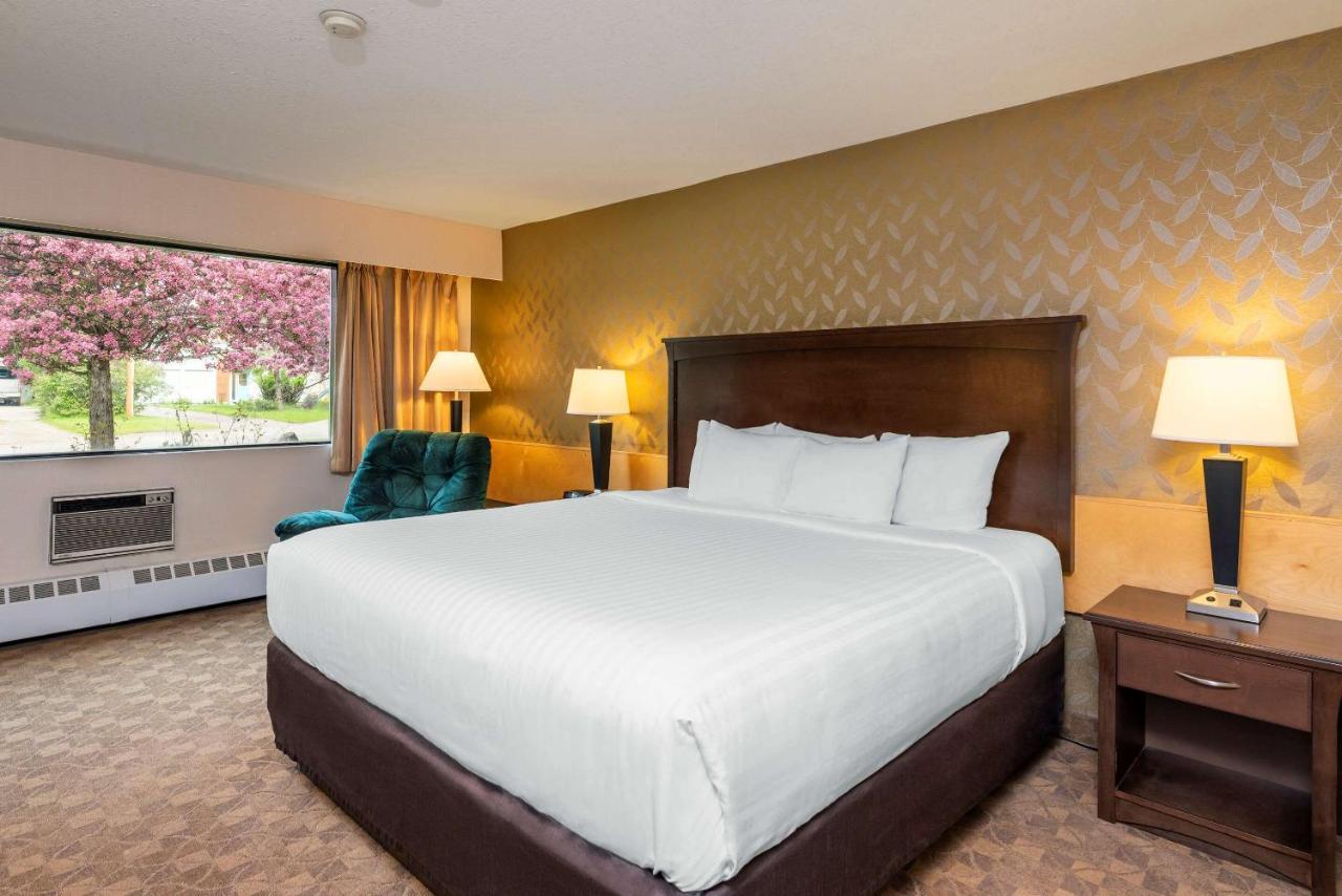 Prestige Riverside Lodge Кенель Экстерьер фото
