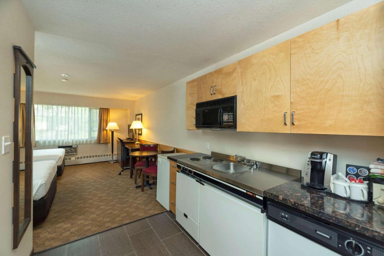 Prestige Riverside Lodge Кенель Экстерьер фото
