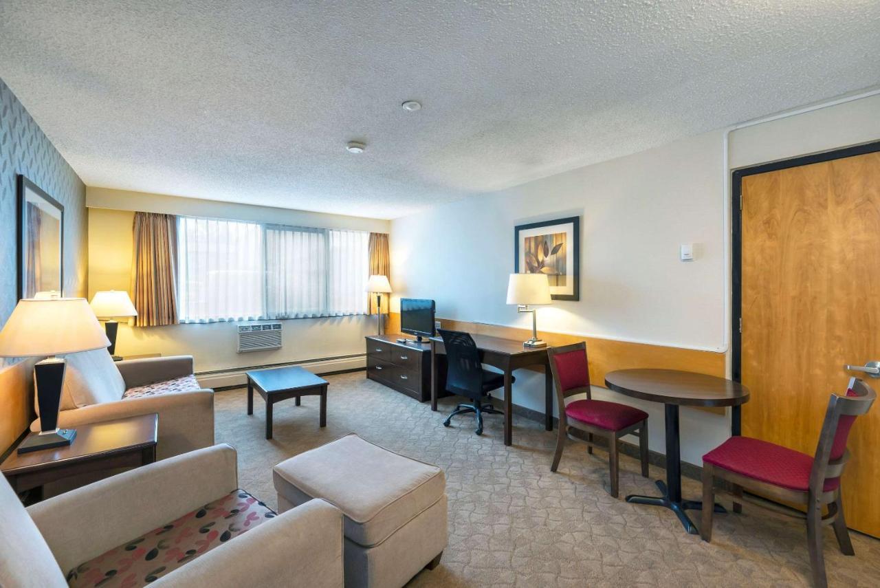 Prestige Riverside Lodge Кенель Экстерьер фото